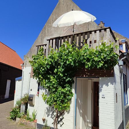 הוילה Stavenisse The Cosy Little House With The Sundial מראה חיצוני תמונה